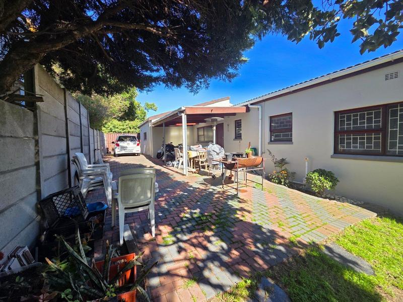 4 Bedroom Property for Sale in Rouxville Western Cape